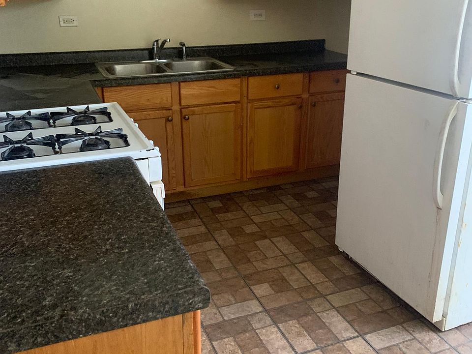 1st image of 7530 S Saginaw Ave APT 1B