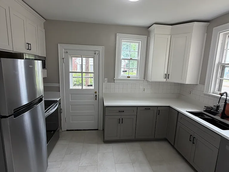 812 E Belt Blvd — Photo 1
