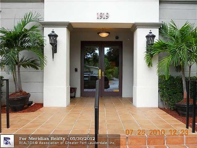 1st image of 1919 Van Buren St APT 813A