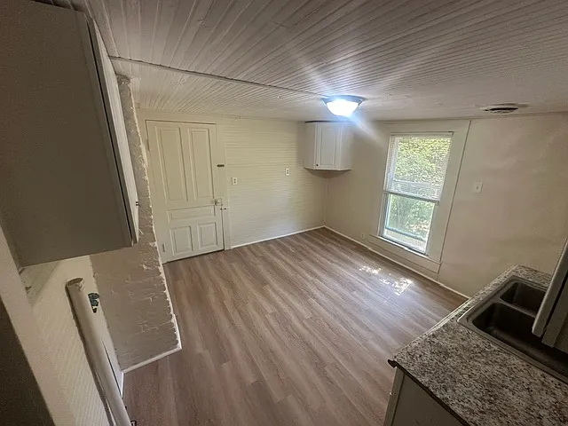 612 Wooding Ave — Photo 3