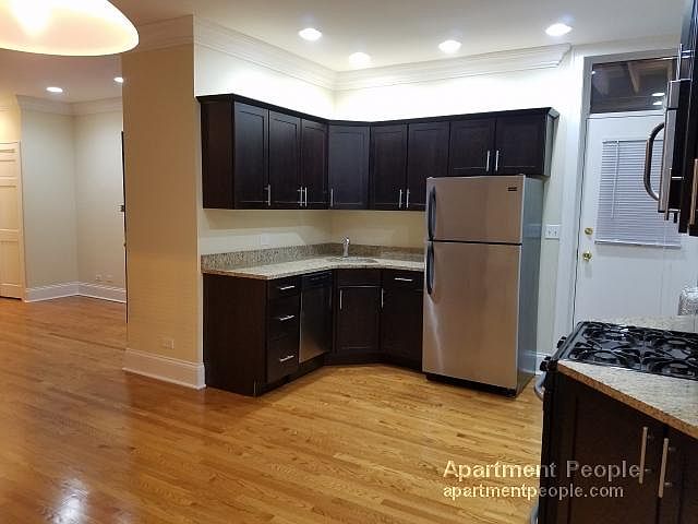 1st image of 4414 N Rockwell St APT 1