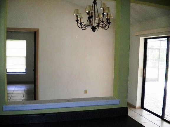 3rd image of 1522 SW 52nd Ter