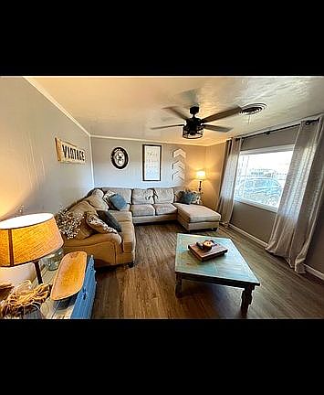 3rd image of 1715 Aspen Dr
