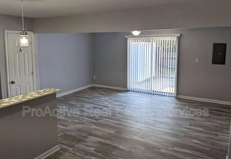 701 Arthur Ave — Photo 2