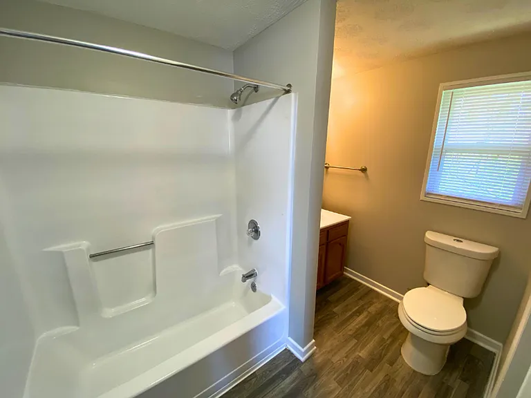 204 Courtyard Cir — Photo 97