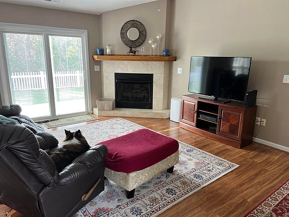 5th image of 456 Copenhagen Dr.