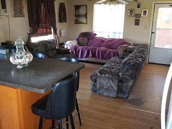 5th image of 1524 Quarles Ave