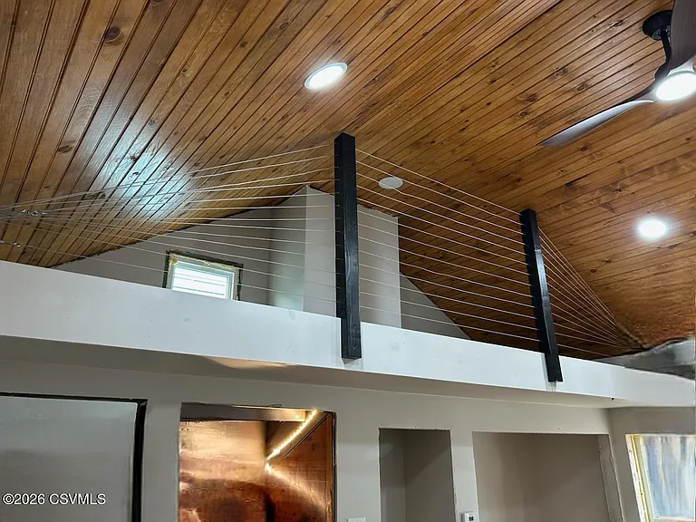 160 Bloom St — Photo 10