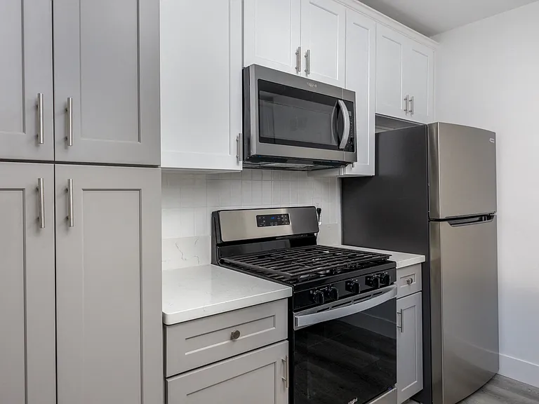 West Brent Apartments — Photo 18