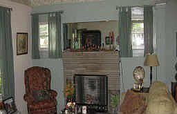 2nd image of 209 S Oakwood Dr