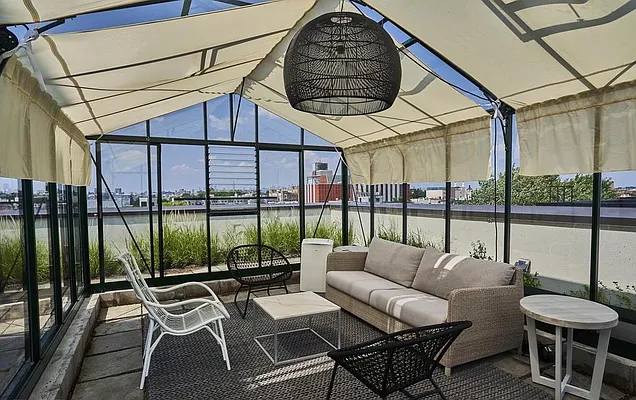 Rented by Compass | media 60