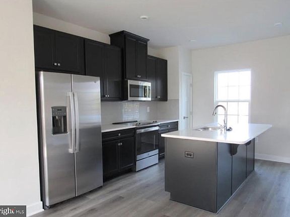 2nd image of 1744 Scenic Loop