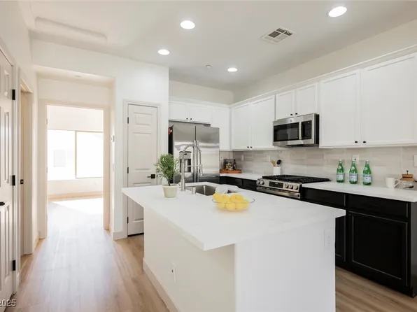 9741 Darlington Ct, Las Vegas, NV 89149