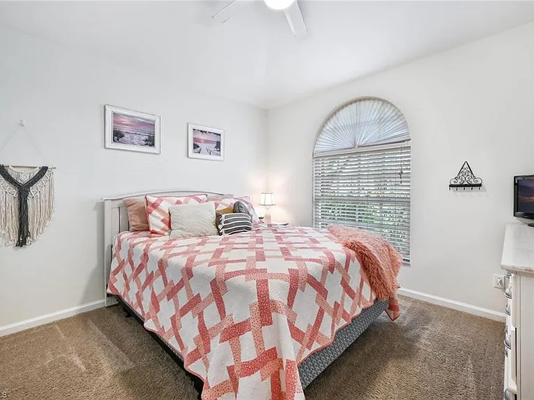 6453 Autumn Woods Blvd — Photo 28