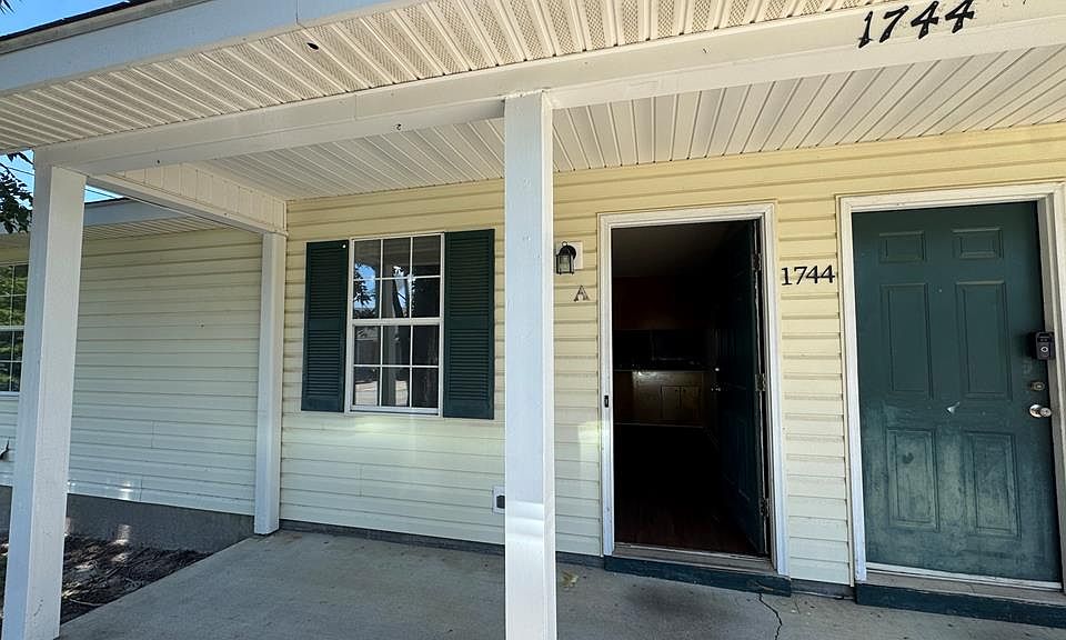 1st image of 1744A Poplar St