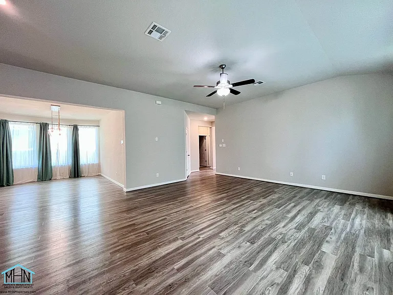 2307 Castello Way — Photo 6