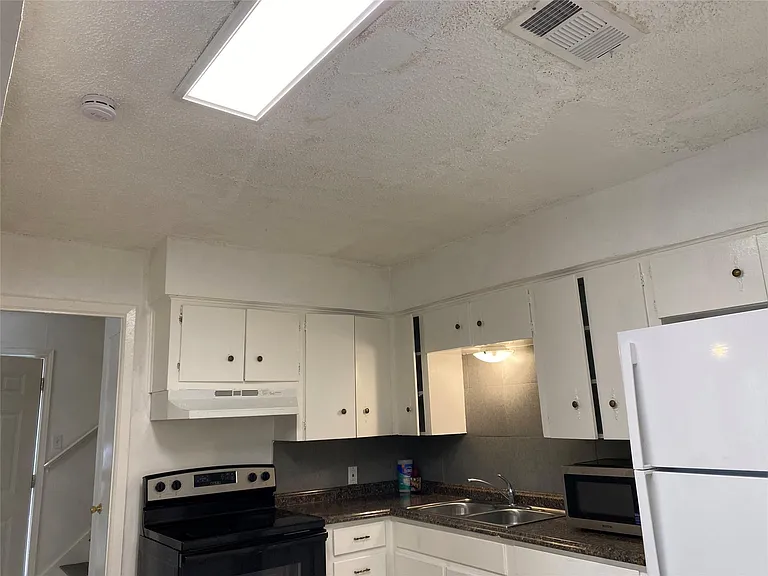 5002 Blue Spruce Cir #A — Photo 23