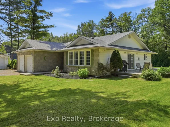 21627 Loyalist Pkwy, Prince Edward County, ON K0K 1L0