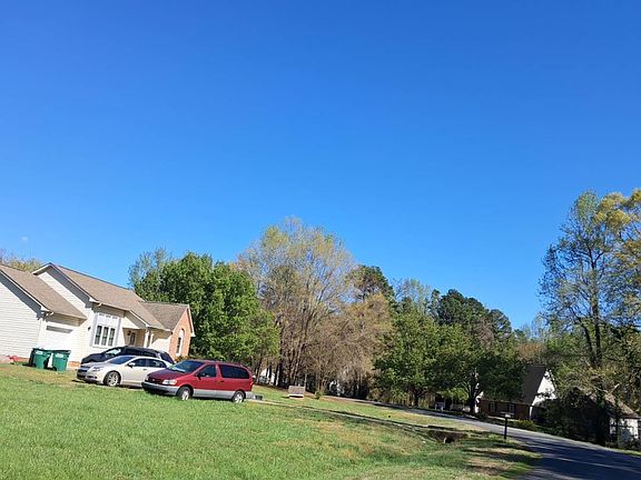 5th image of 130 Proctor Dr