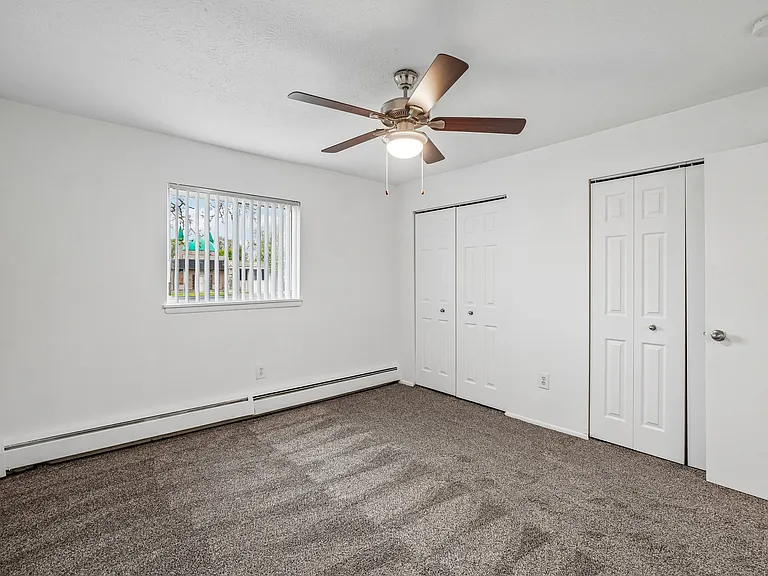 Dearborn Club Apartments — Photo 23