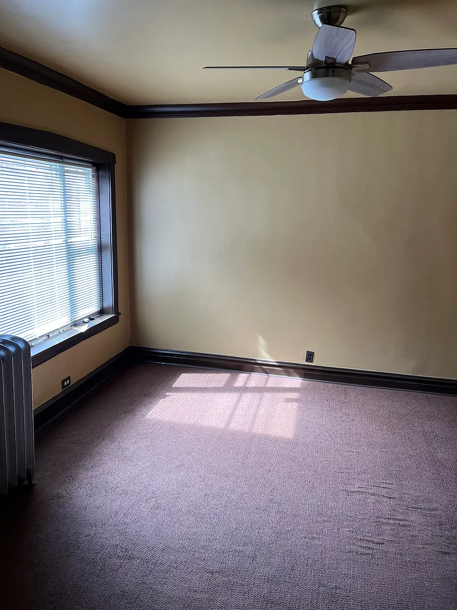 Building Photo - 1411 N Laramie Ave #2R