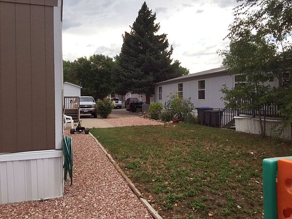3rd image of 715 Meadowlark Dr
