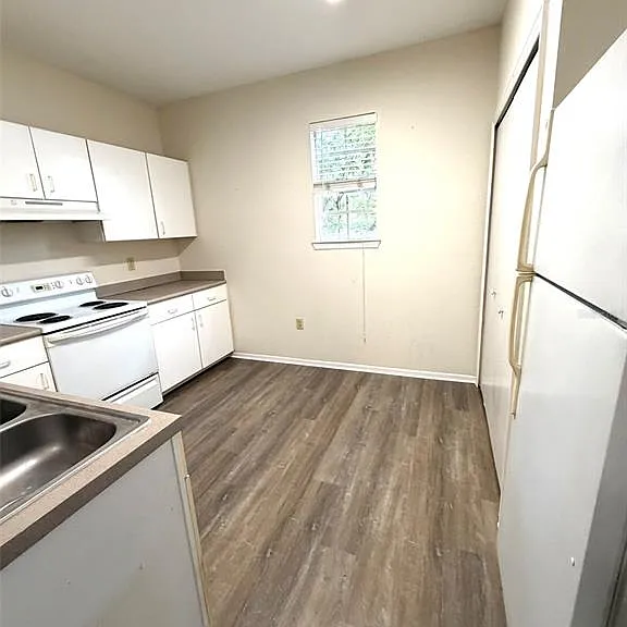 1325 Rotonda Point #225 — Photo 6