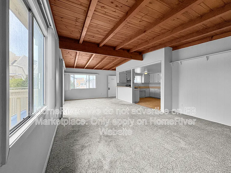 3516 Ocean Dr — Photo 2