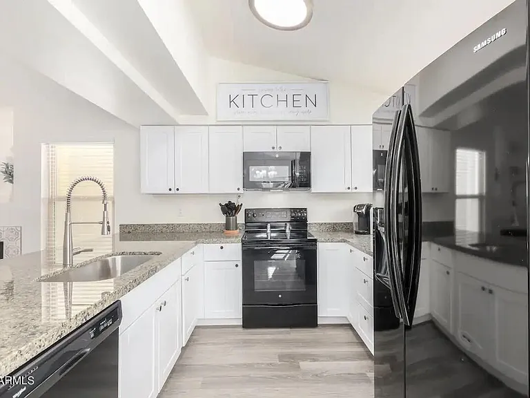 8759 W Grovers Ave — Photo 11