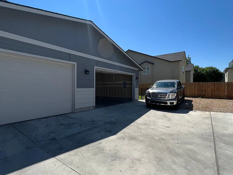 10021 W Eshelman St — Photo 1