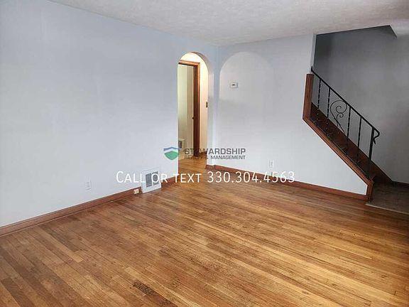 5th image of 1327 25th St NE
