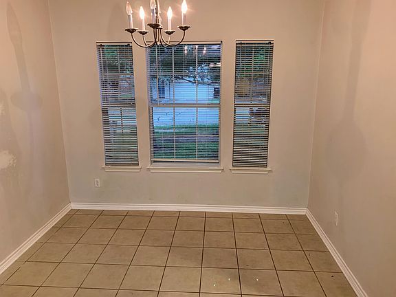 4th image of 285 Dark Horse Ln