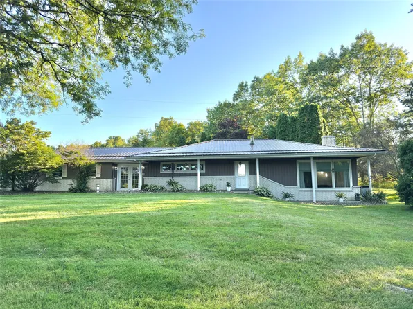 3692 Hadley Rd, Clarks Mills, PA 16114