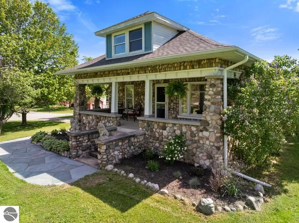 1646 Sequanota Rd, East Jordan, MI 49727