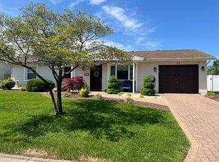 13 Drexel Ter, Monroe Township, NJ 08831