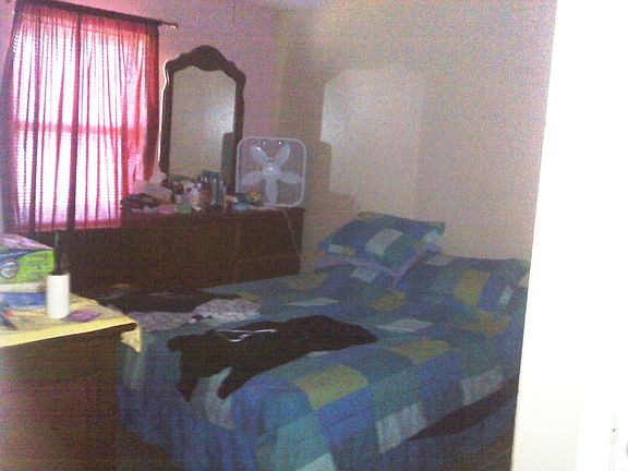 2nd image of 445 Jeanette St