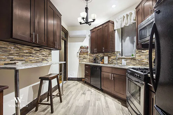 Rented by Warburg | media 14