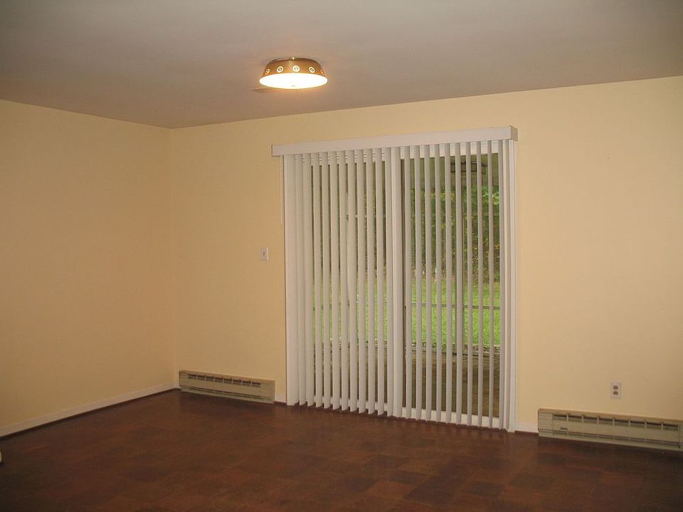 2nd image of 9401 Meetze Rd
