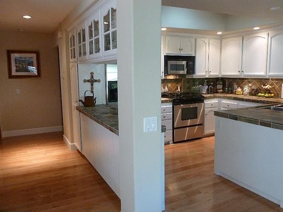 2nd image of 68 Ilex Dr