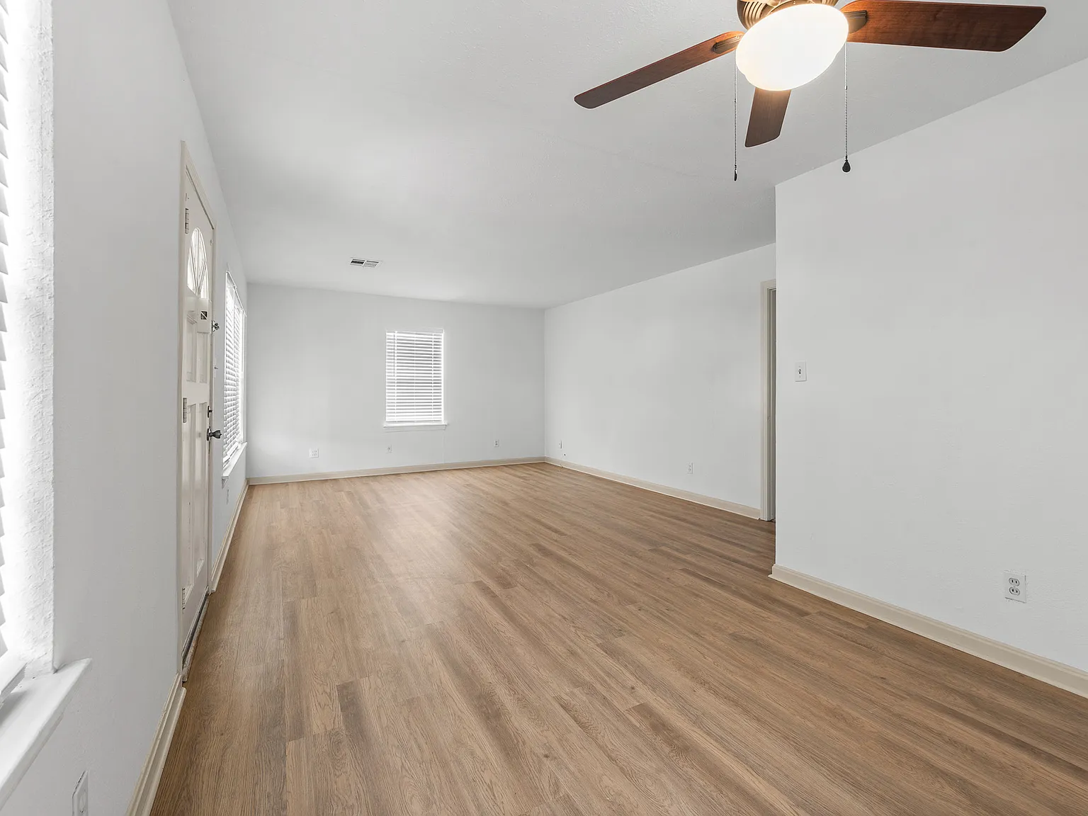 3 bed, 1141 sqft, $1,350 — Photo 4