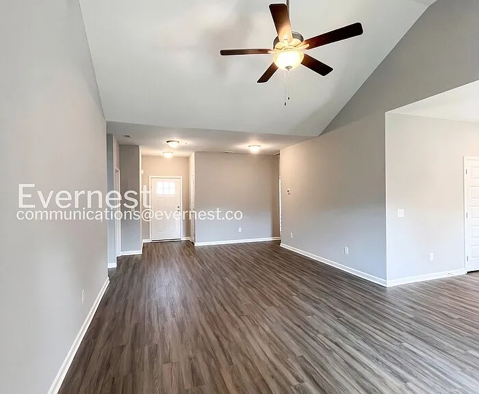 1105 Prospect Ct — Photo 8