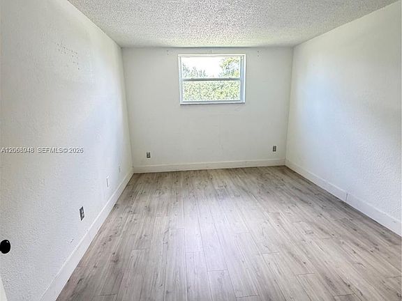2nd image of 606 W 81st St APT 209
