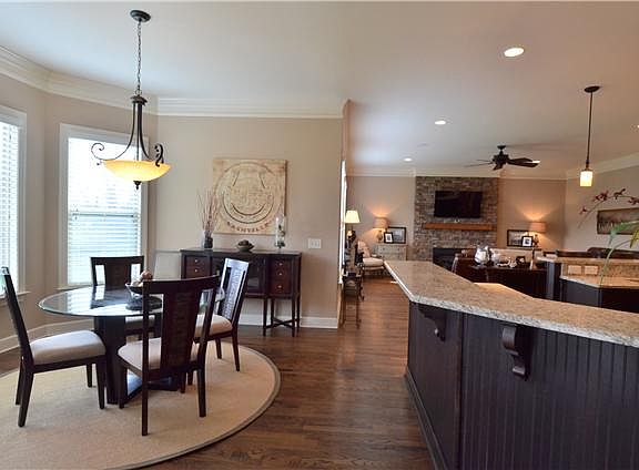 5th image of 5032 Montelena Dr