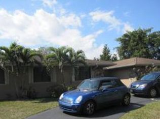 9010 E Calusa Club Dr, Miami, FL 33186