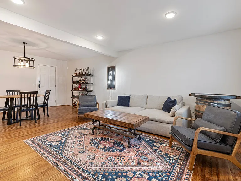 208 Hardison Ave — Photo 5
