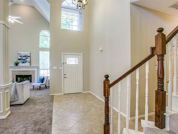 3rd image of 953 Parker Dr