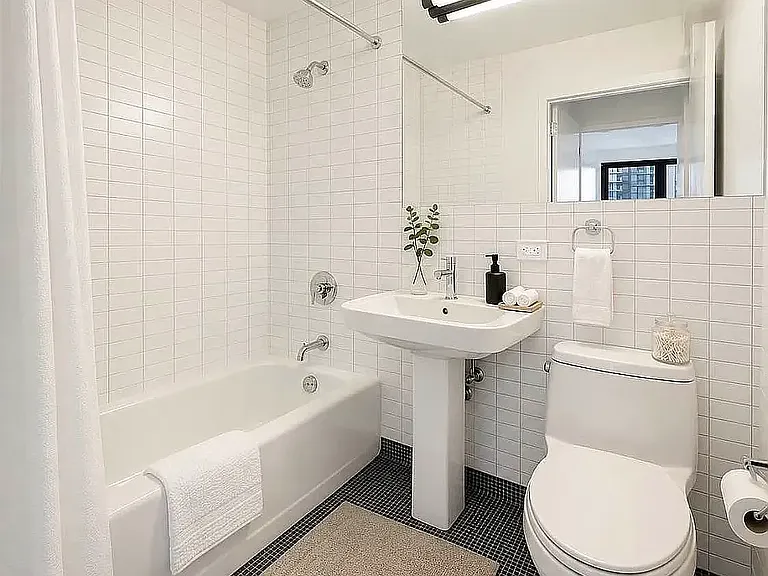 222 E 39th St #22A — Photo 5