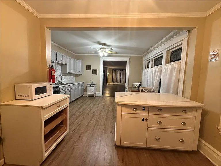 840 W Walnut St — Photo 6