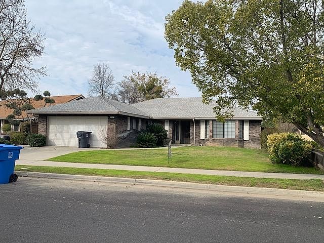 1st image of 2621 Pinewood Dr