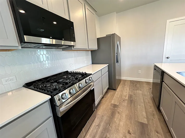 3327 Young Clover Way — Photo 10